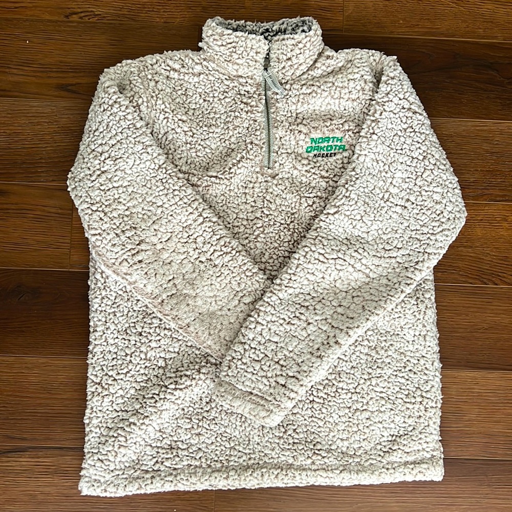 University of North Dakota Hockey Quarter Zip soft warm ladies M top!